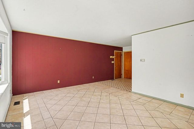141 PAPERMILL RD, Barto, PA 19504