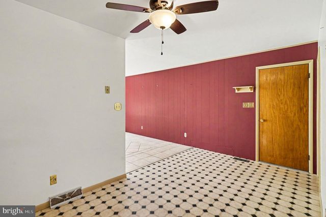 141 PAPERMILL RD, Barto, PA 19504