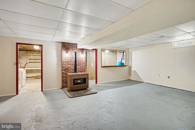 141 PAPERMILL RD, Barto, PA 19504
