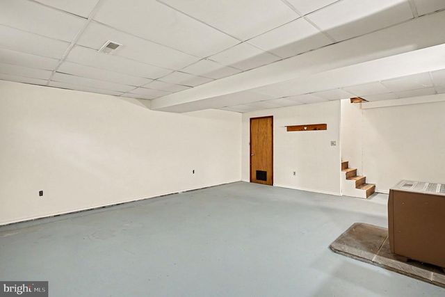 141 PAPERMILL RD, Barto, PA 19504