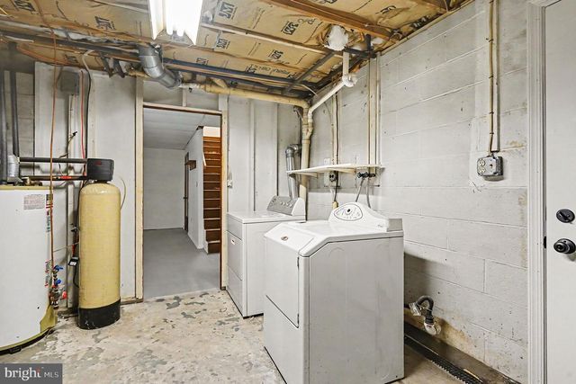 141 PAPERMILL RD, Barto, PA 19504