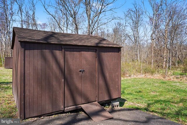 141 PAPERMILL RD, Barto, PA 19504
