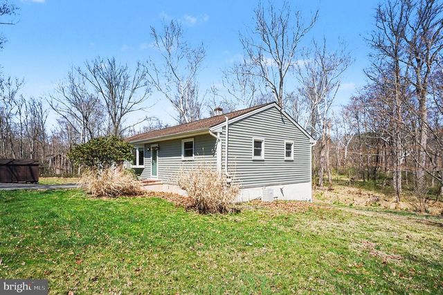 141 PAPERMILL RD, Barto, PA 19504