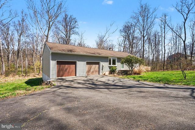 141 PAPERMILL RD, Barto, PA 19504