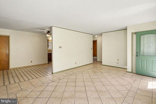141 PAPERMILL RD, Barto, PA 19504