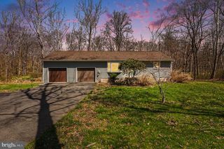141 PAPERMILL RD, Barto, PA 19504