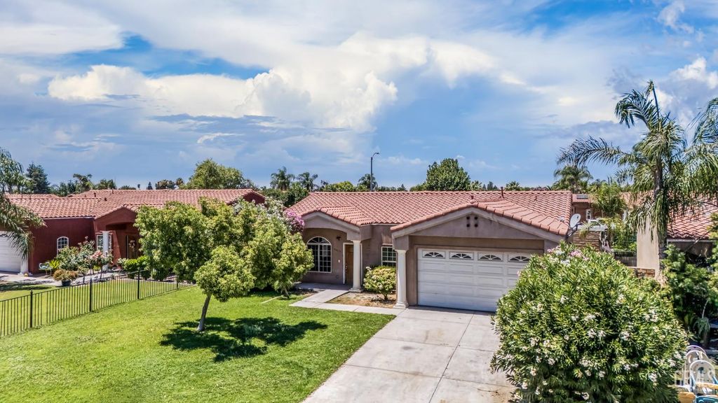 8615 Vincenso Way, Bakersfield, CA 93313