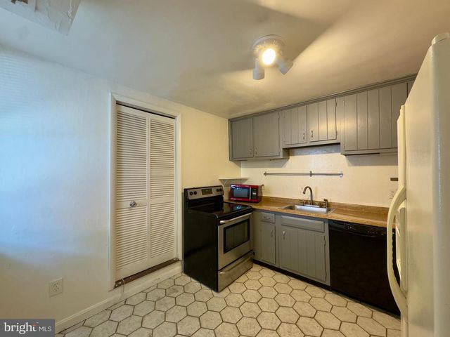 678 MELVIN DR, Baltimore, MD 21230