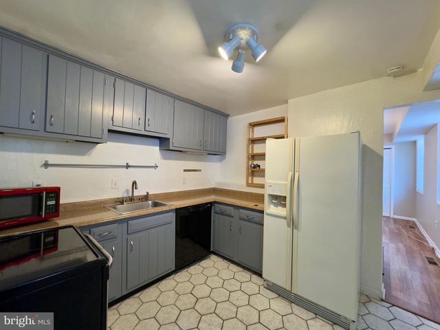 678 MELVIN DR, Baltimore, MD 21230