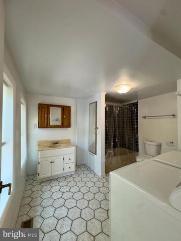 678 MELVIN DR, Baltimore, MD 21230