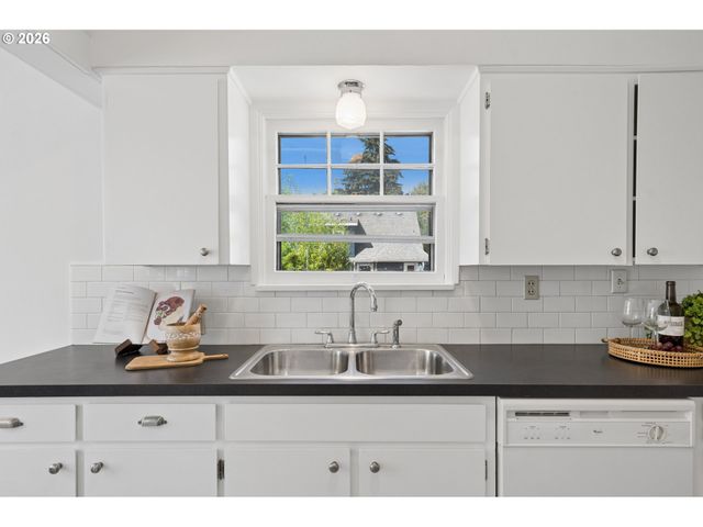 3405 Ne 46TH Ave, Portland, OR 97213