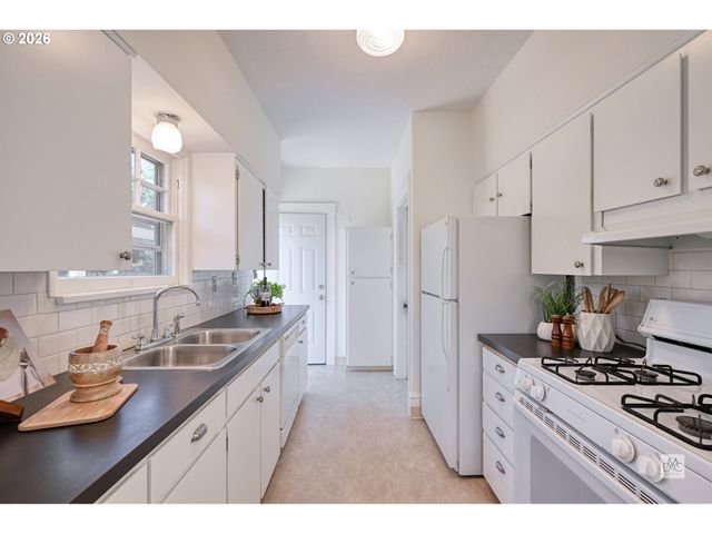 3405 Ne 46TH Ave, Portland, OR 97213
