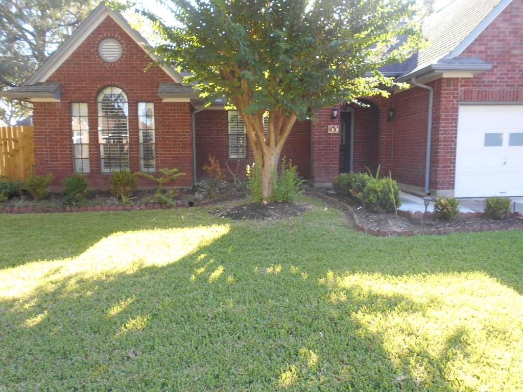 53 S Calla Lily Court, Lake Jackson, TX 77566