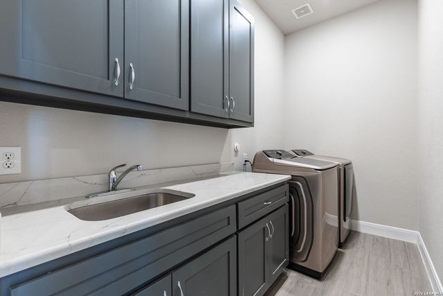 615 ABBOTT RDG, St Hedwig, TX 78152