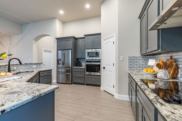 615 ABBOTT RDG, St Hedwig, TX 78152