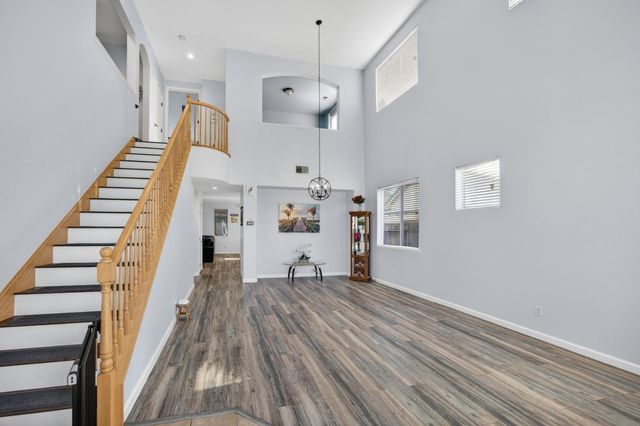 10308 Jenny Lynn Way, Elk Grove, CA 95757