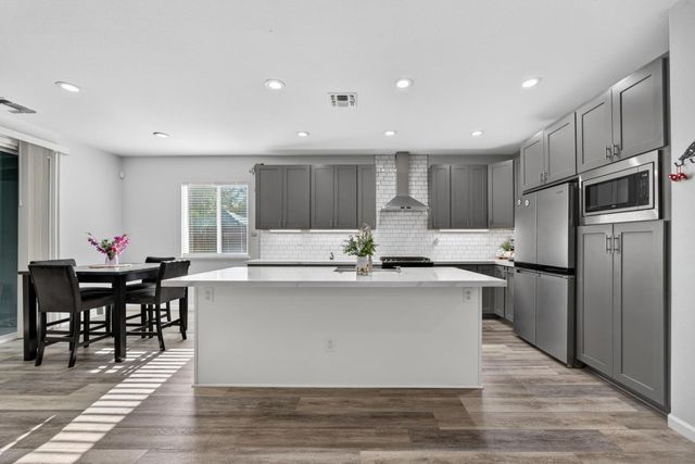 10308 Jenny Lynn Way, Elk Grove, CA 95757