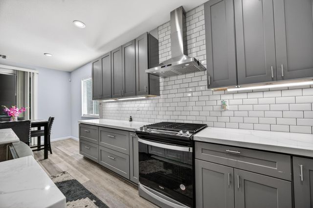 10308 Jenny Lynn Way, Elk Grove, CA 95757