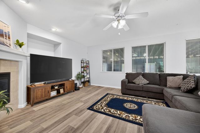 10308 Jenny Lynn Way, Elk Grove, CA 95757
