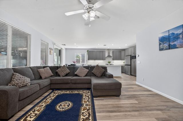 10308 Jenny Lynn Way, Elk Grove, CA 95757