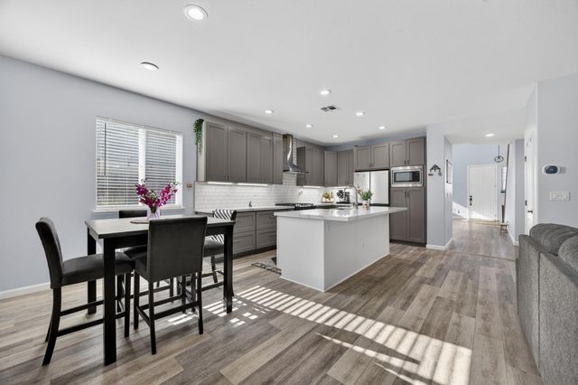 10308 Jenny Lynn Way, Elk Grove, CA 95757