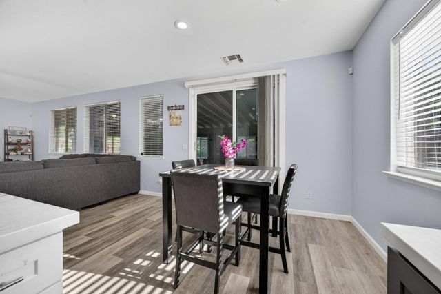 10308 Jenny Lynn Way, Elk Grove, CA 95757
