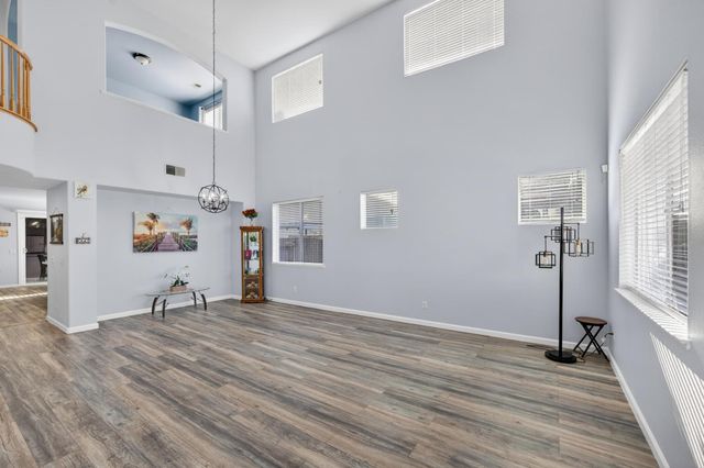 10308 Jenny Lynn Way, Elk Grove, CA 95757
