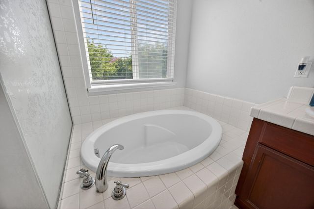 10308 Jenny Lynn Way, Elk Grove, CA 95757