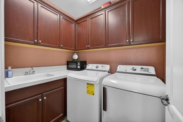 10308 Jenny Lynn Way, Elk Grove, CA 95757