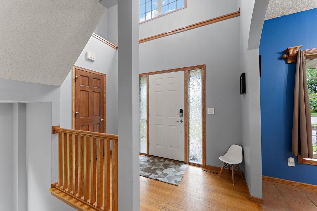 2554 Haller Lane E, Maplewood, MN 55119 — photo 5