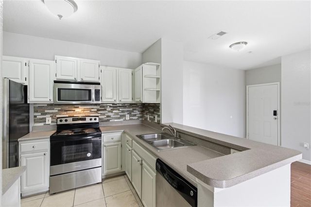 5507 LEGACY CRESCENT PLACE 202, Riverview, FL 33578