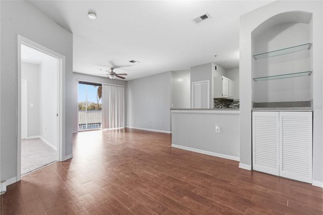 5507 LEGACY CRESCENT PLACE 202, Riverview, FL 33578