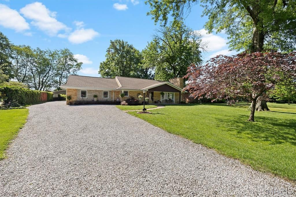 134 Orchard Drive, Belleville, IL 62221