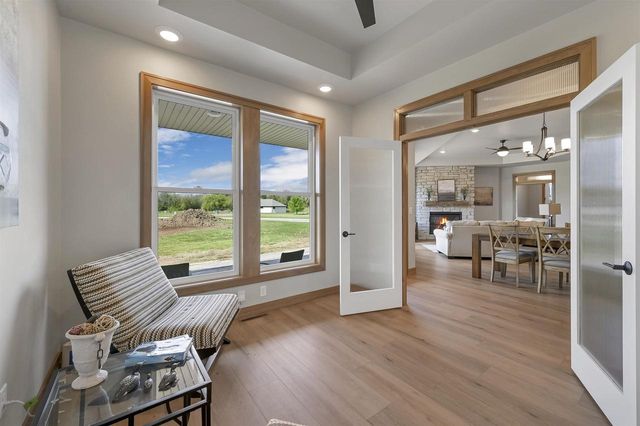 1629 N HONEYSUCKLE CIRCLE, De Pere, WI 54115