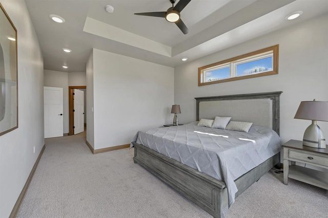 1629 N HONEYSUCKLE CIRCLE, De Pere, WI 54115