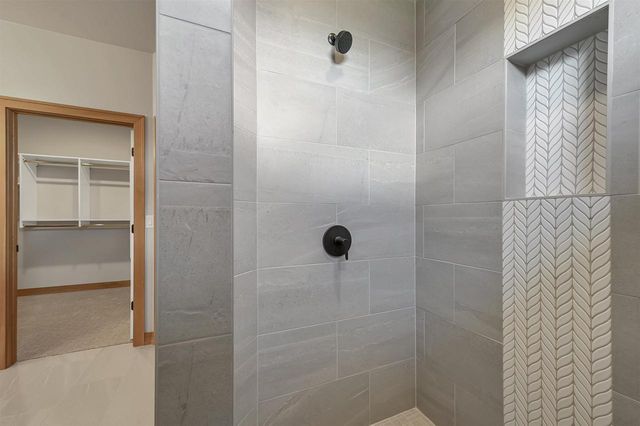 1629 N HONEYSUCKLE CIRCLE, De Pere, WI 54115