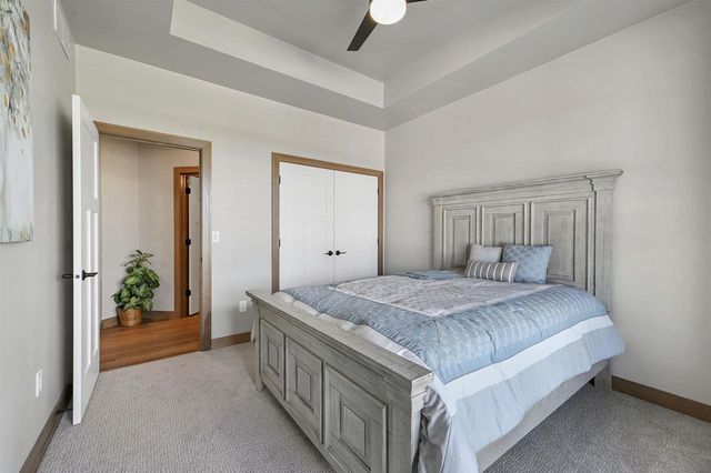 1629 N HONEYSUCKLE CIRCLE, De Pere, WI 54115