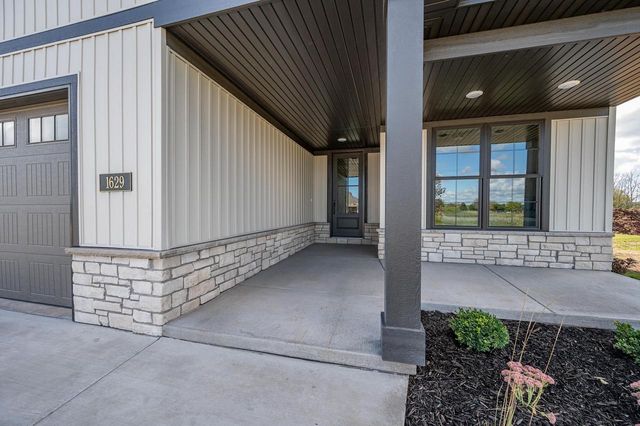 1629 N HONEYSUCKLE CIRCLE, De Pere, WI 54115