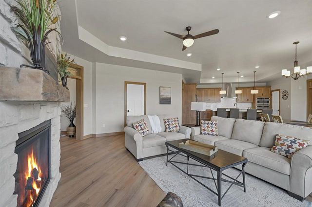 1629 N HONEYSUCKLE CIRCLE, De Pere, WI 54115