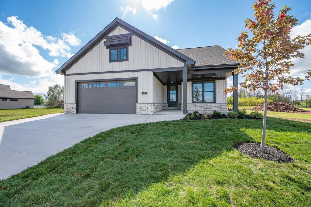 1629 N HONEYSUCKLE CIRCLE, De Pere, WI 54115