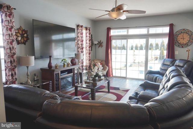 1686 CARRIAGE DR, Williamstown, NJ 08094