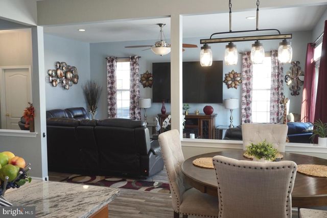 1686 CARRIAGE DR, Williamstown, NJ 08094