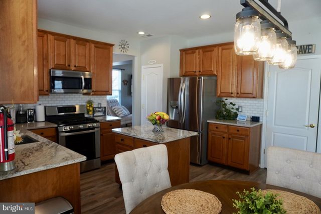 1686 CARRIAGE DR, Williamstown, NJ 08094