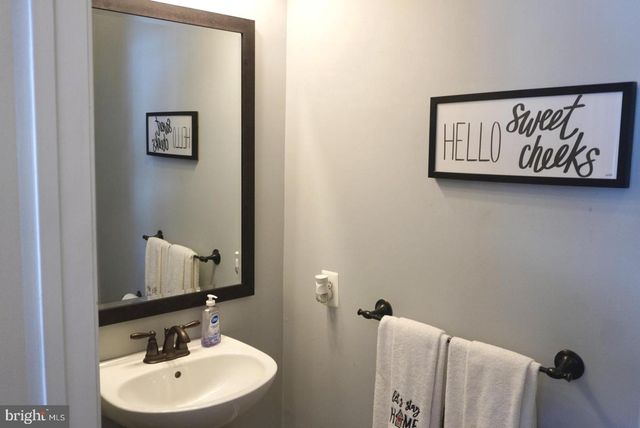 1686 CARRIAGE DR, Williamstown, NJ 08094