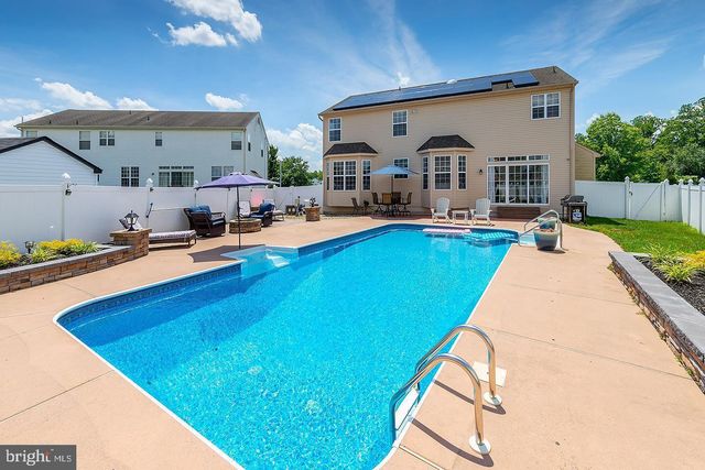 1686 CARRIAGE DR, Williamstown, NJ 08094