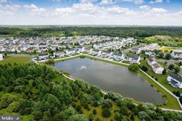 1686 CARRIAGE DR, Williamstown, NJ 08094