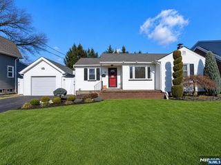 55 14th Avenue, Elmwood Park, NJ 07407