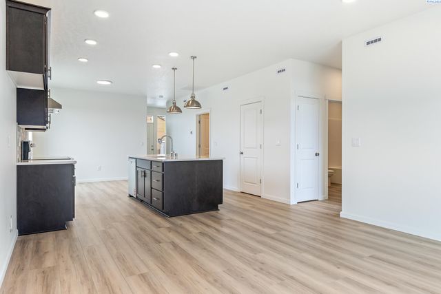 1417 Jenna Ave, Benton City, WA 99320