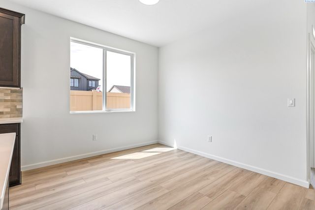 1417 Jenna Ave, Benton City, WA 99320