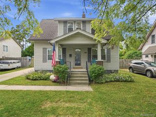 142 S Tilden Avenue, Waterford Charter Township, MI 48328